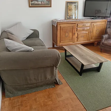 Cosy Centre Au Pied Du Metro Alloggio in famiglia Parigi